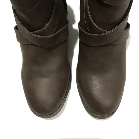 NWT Strappy Sweater Cuff Chunky Heel Ankle Boots - Picture 14 of 16